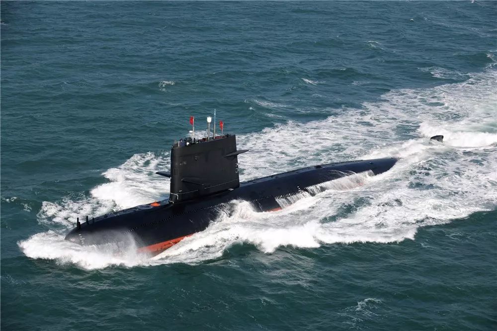 只有潜艇兵 才知道 有一种极限 叫水下长航 64周岁 中国海军潜艇部队