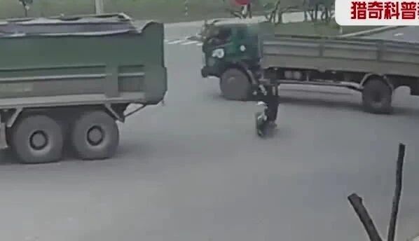 实拍 ▪ 骑士闪现忘了带队友