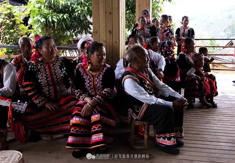 这个寨子自然风景秀丽,拉祜族特色民居建筑突出,是拉祜族原始文化