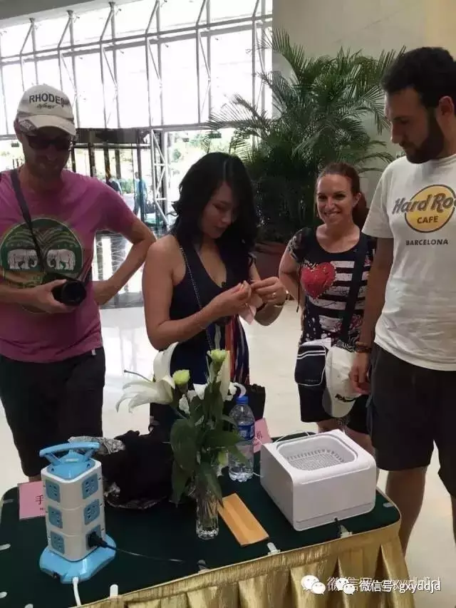 http://7xo6kd.com1.z0.glb.clouddn.com/upload-ueditor-image-20170329-1490749222365030515.jpg
