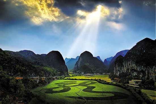 站点:平坝南站,安顺西站,关岭站