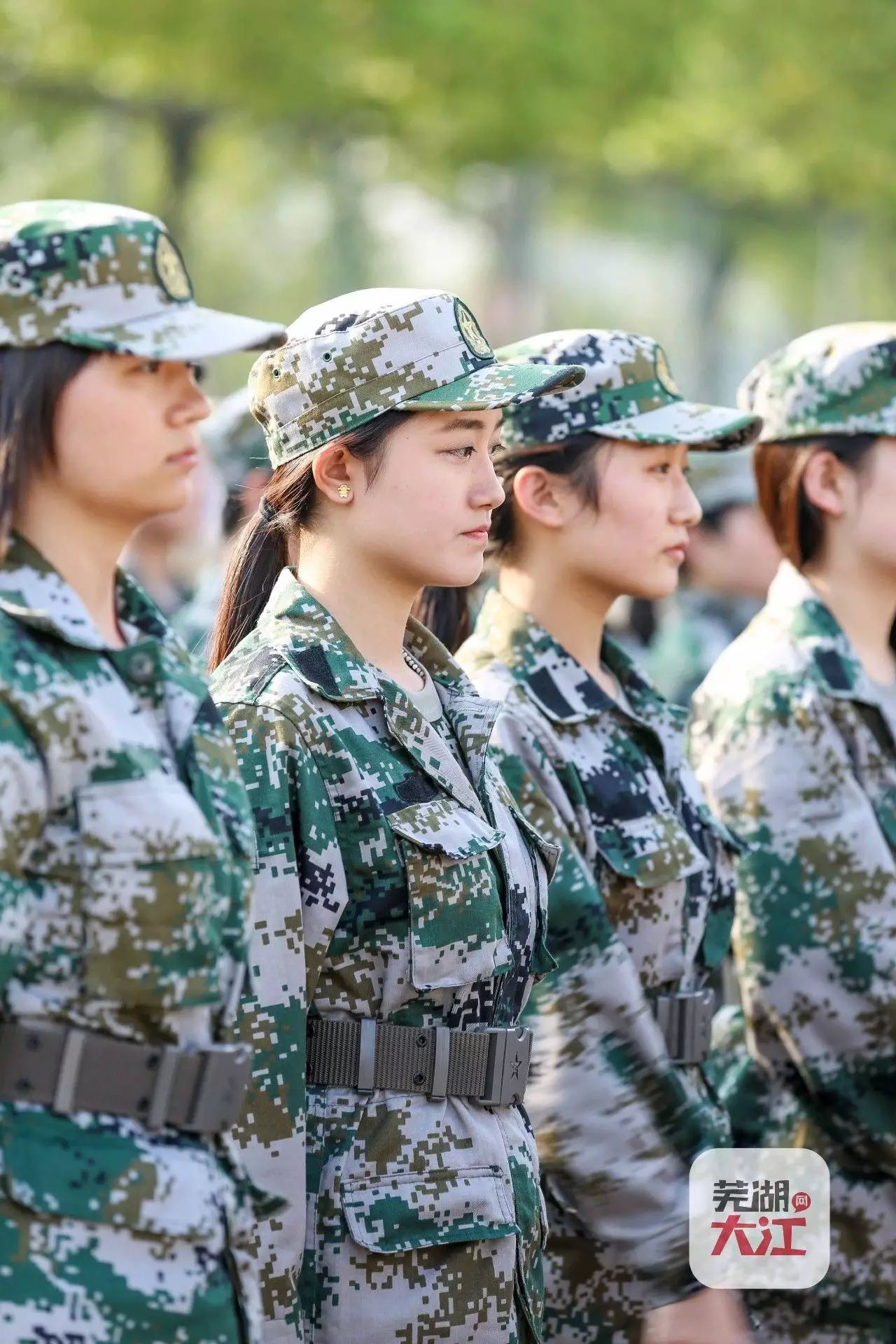 你也曾经历!躲过了杨洋,却一头栽进芜湖的这些制服诱惑里