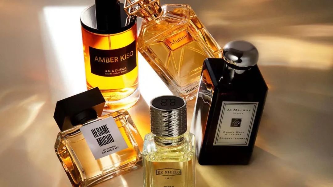 香水效应替代口红指数香水成全球美妆市场新贵