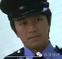 星爷唯一一次在成龙电影中客串,40秒尽显喜剧之王风采