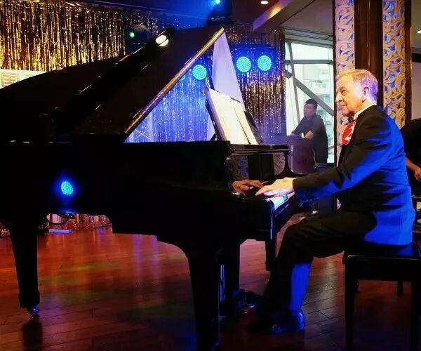 【北京】百老汇有着50年教学经验的Richard Danley老师为你上课,你准备好了吗?