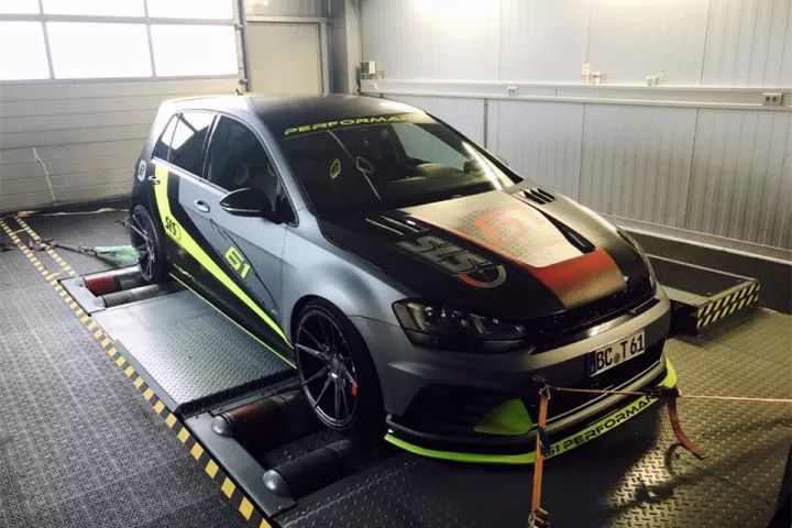 但是今天给大家带来的这辆,经过改装的高尔夫gti clubsport马力远超