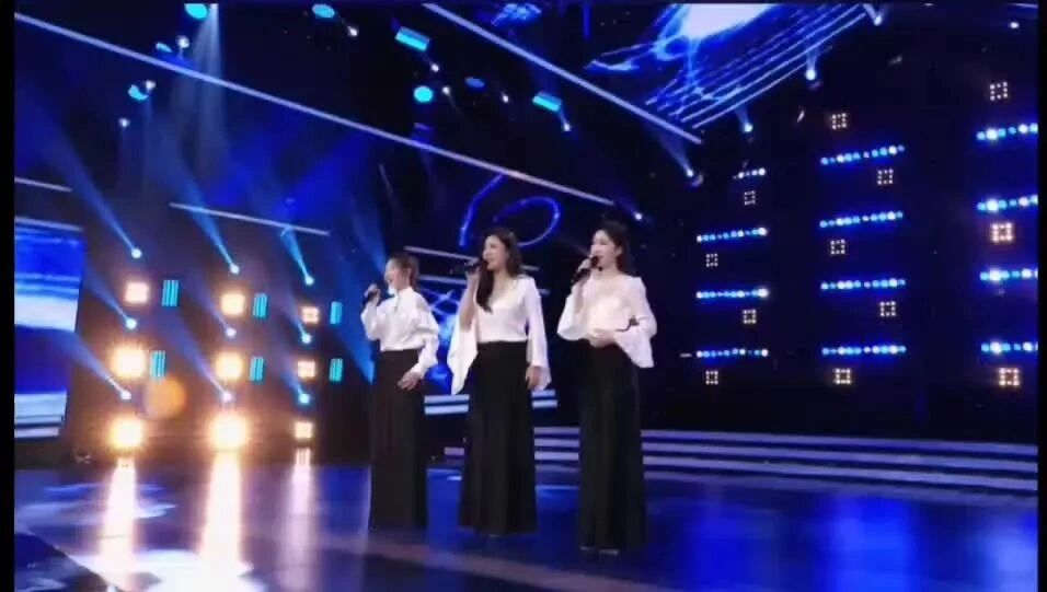 收录于合集⭐中伏，女声三重唱《小河趟水》，送给朋友们！