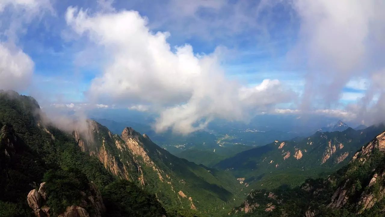 神山国家森林公园位于滁州市全椒县,神山群山环抱,林深水秀,九座山