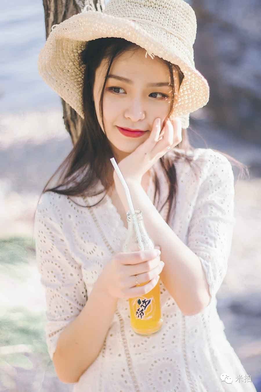 不过,韦苇的照片比如千篇一律的小清新.并非.蓝碧潜水图片