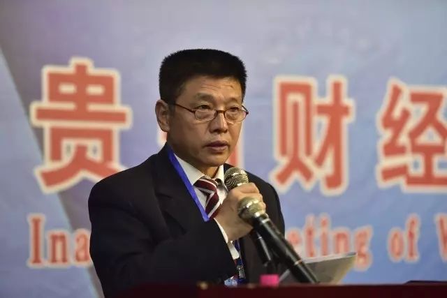 会议现场 校长蔡绍洪主持会议 领导发言 校党委书记褚光荣在致辞中