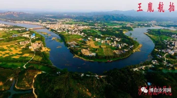 博白沙河大桥上 美丽的风景