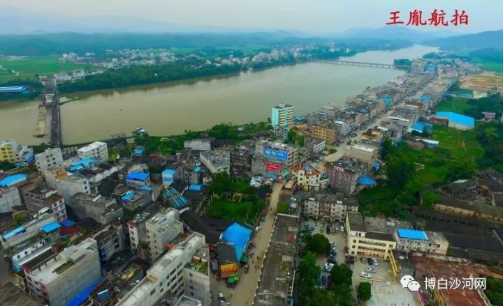 博白沙河大桥上 美丽的风景