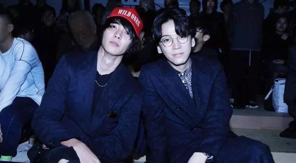 山下智久&龟梨和也合体看秀!松田翔太也带着女朋友来了…