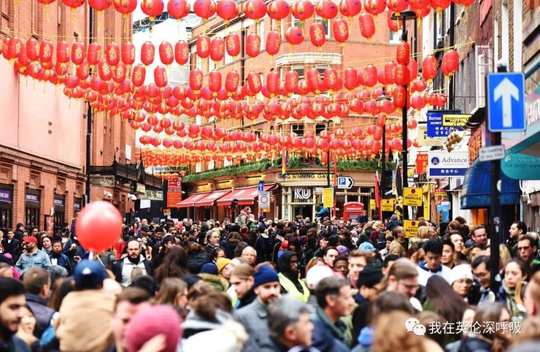 英国特拉法加广场春节狗年庆典 70万人同庆新春