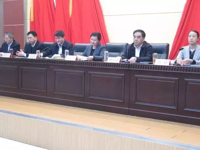 展巾帼风采----汶上县妇联举办庆"三八"表彰暨巾帼先进事迹报告会