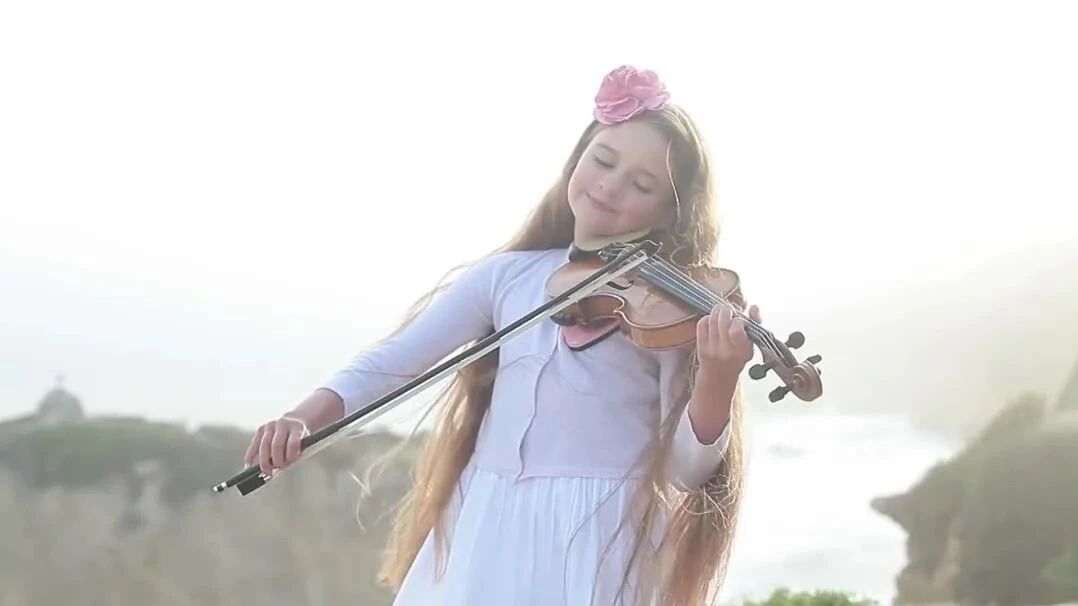 【轻松周末】甜美的笑容和欢快的旋律完美交织，太治愈了