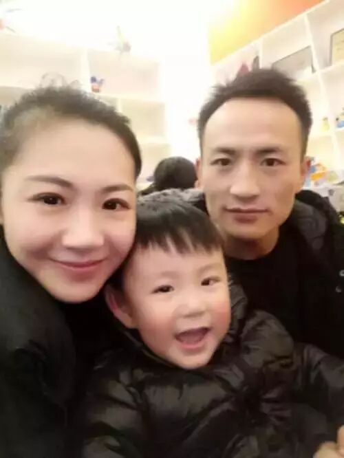 恩施小伙子光天化日之下干了这事，引来人民网的特别关注...