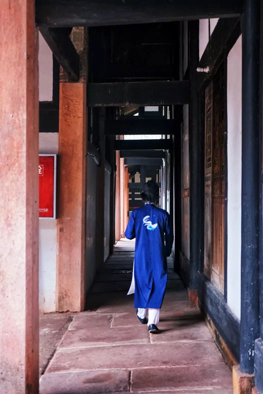 以后他可能会受戒成为僧人