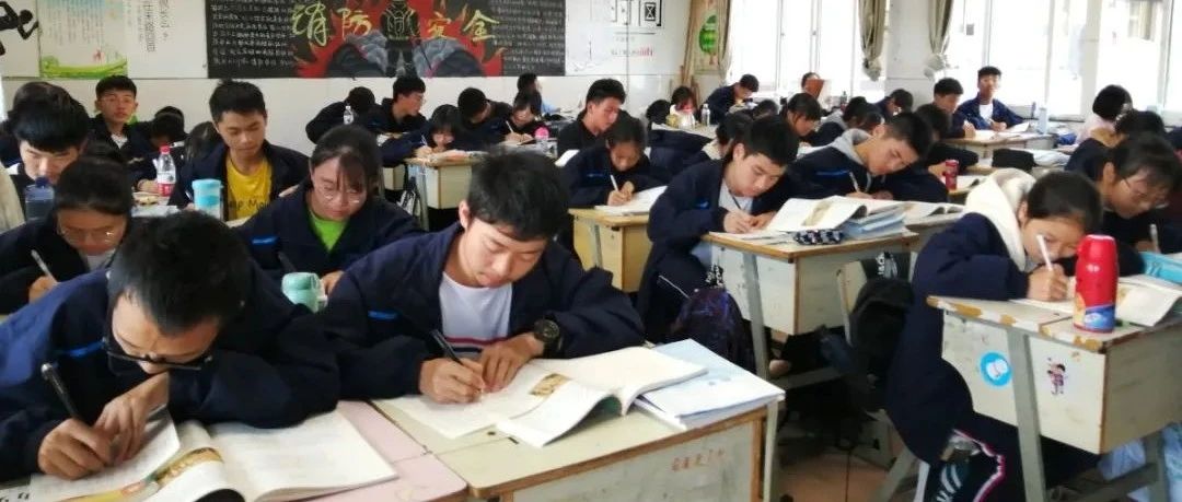显书写之功,展文字之美——天台苍山中学高一年级举办汉字书写大赛