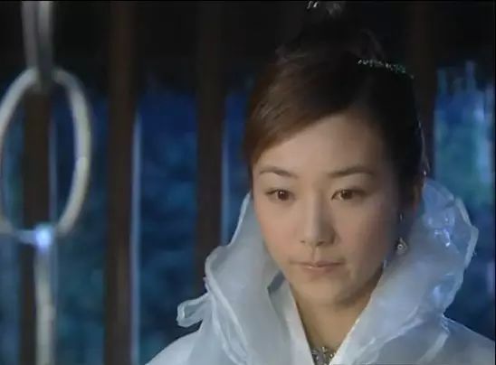 《福星高照猪八戒》剧照2005年由其主演的《错爱一生》,荣膺05年度上