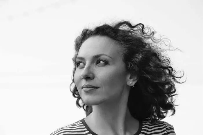 ps怎么保存透明背景图片 ps黑白图像的快速上色及更换背景