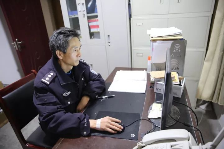 黄辉日常工作照