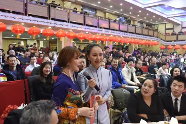 “为内蒙古点赞·2017年内蒙古网络春晚”在包头直播全球秀