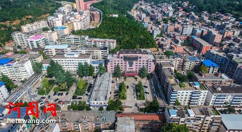 嵩县辖16个乡(镇),318个行政村,总面积3009平方公里,为河南省第四大