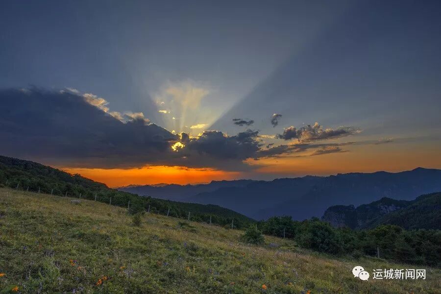 舜王坪美景《日出山花红、日落云霞美》