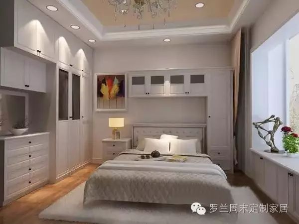 白色移门衣柜设计彰显轻松随性 时髦收纳不费力
