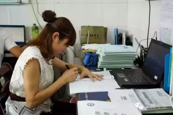 高中生a图文,图文亦难!老师记录高中老师真实的一天.课文一英语高中v图文图片