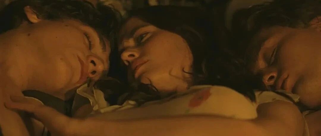 三部限制级电影！！尺度相当炸裂！！这是可以播的吗！！