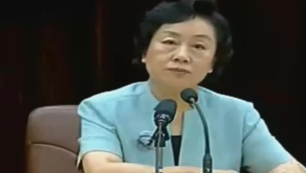你若喜欢，点个在看⭐卢勤：为何孩子长大后出事就赖别人？这种抚养行为要注意