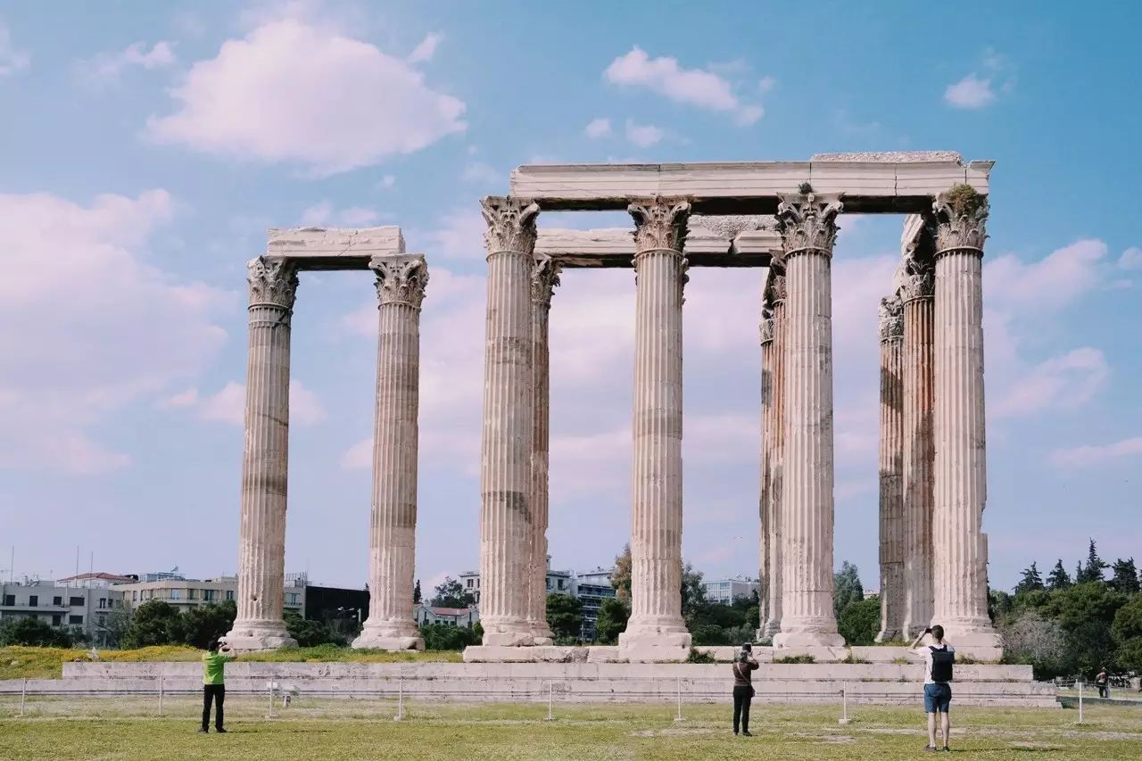 of zeus),在希腊化时期,这座神庙是希腊本土最大的建筑物