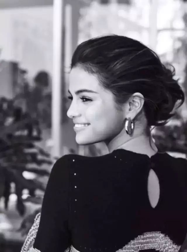 内附写真 | Selena Gomez 确认加盟伍迪艾伦新片 !