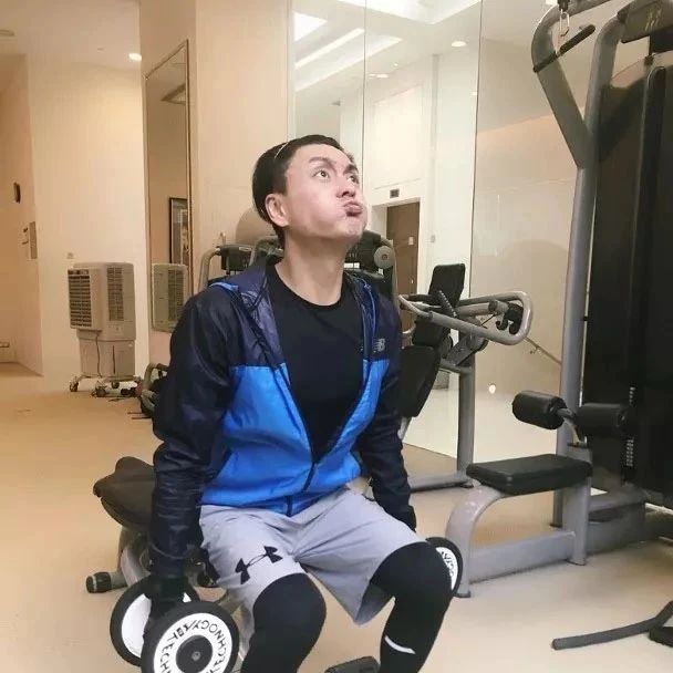 黄宗泽做Gym反晒白眼