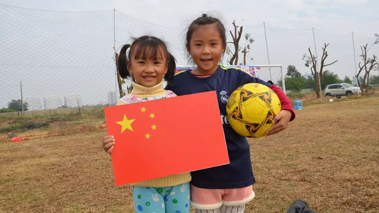 足球宝贝儿云集北海海澜足球基地2017元旦我们这样过热爱足球快...