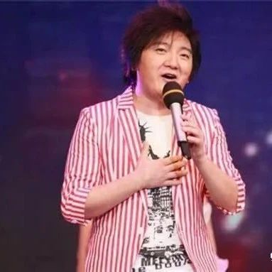 杨臣刚的悲哀,也是网络歌手的无奈,当年多风光,如今多'拉胯'