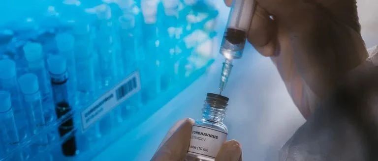 牛津疫苗最早1月4日开始接种！中英客运航班暂停运行14日！
