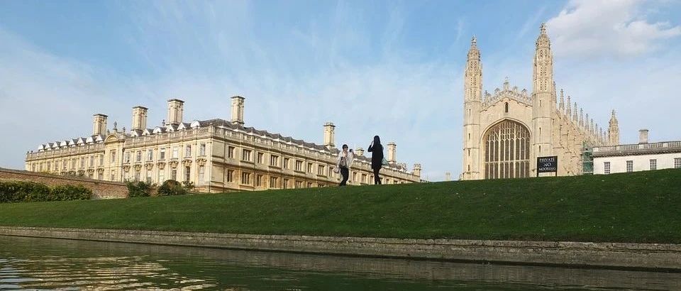 剑桥放榜‘叫板’牛津，牛剑总计录取近300人，创历史记录！