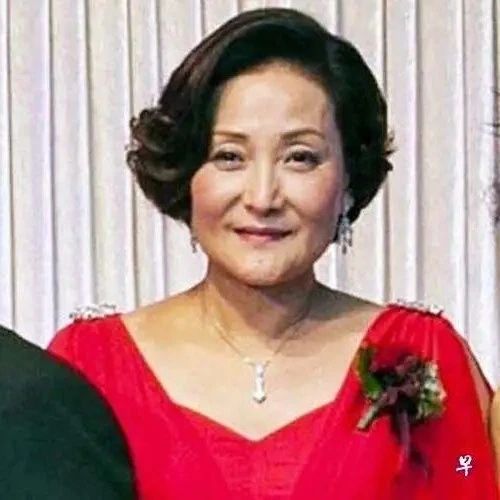 曾志伟原配王美华:为嫁豪门容忍丈夫花心,离婚多年仍忘不了前夫