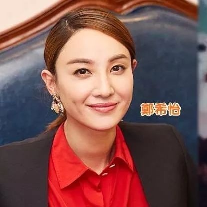 基因太强!郑希怡倒模美妈妈 两母女一个样!