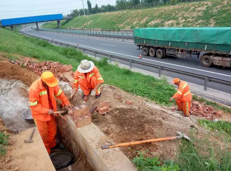 高速公路"三边"综合整治成效显着