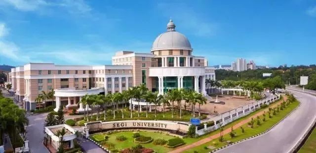 ▼ ▼ ▼ 马来西亚世纪大学是马来西亚规模最大的私立高等院校,也是
