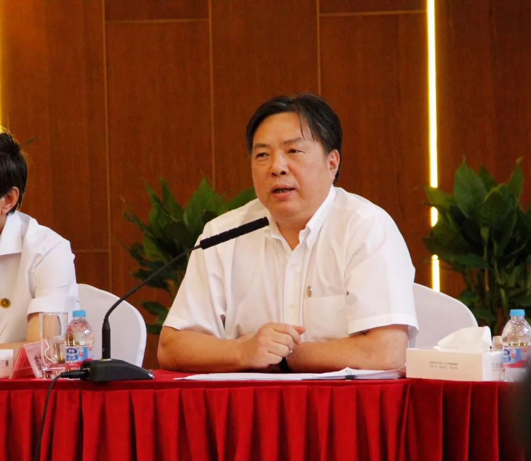 董事长,总裁裘东方和常务副总裁袁光华等控股集团领导,以及下属公司和
