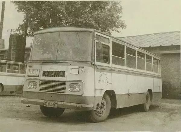 70年代末,80年代初的公共汽车.