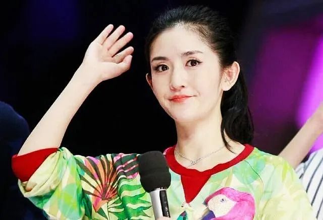 谢娜离开快本102天暴露了芒果一姐的假相有一种天真叫错把平台当本事