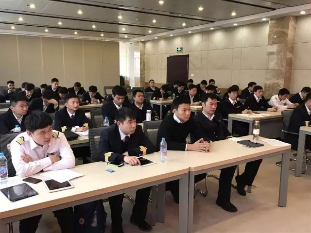 无锡飞行部召开了春运总结会议暨“两会”保障动员会