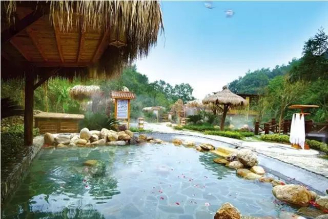 江西宜春汤镇,拥有800多年历史的温汤地热温泉,具有低矿化度,低纳