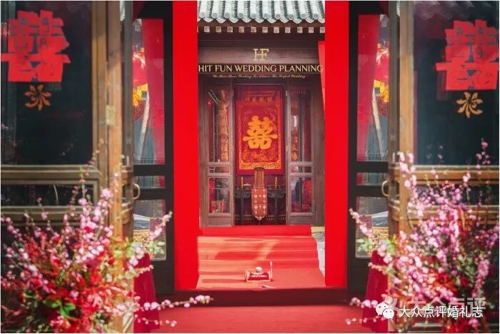 因为本人是满族,对中式婚礼的喜爱和对传统婚礼的执着,又因为泪点太